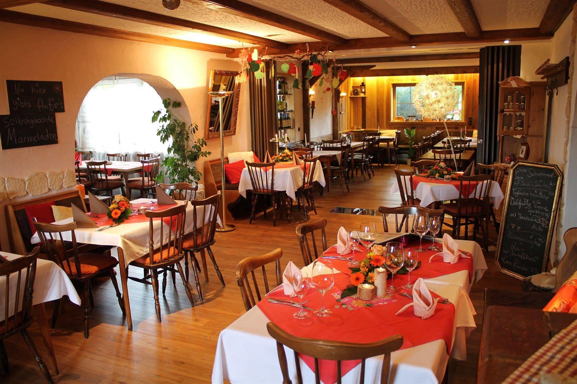 Antjes Schmankerlhotel Und Restaurant Trostau Bagian luar foto